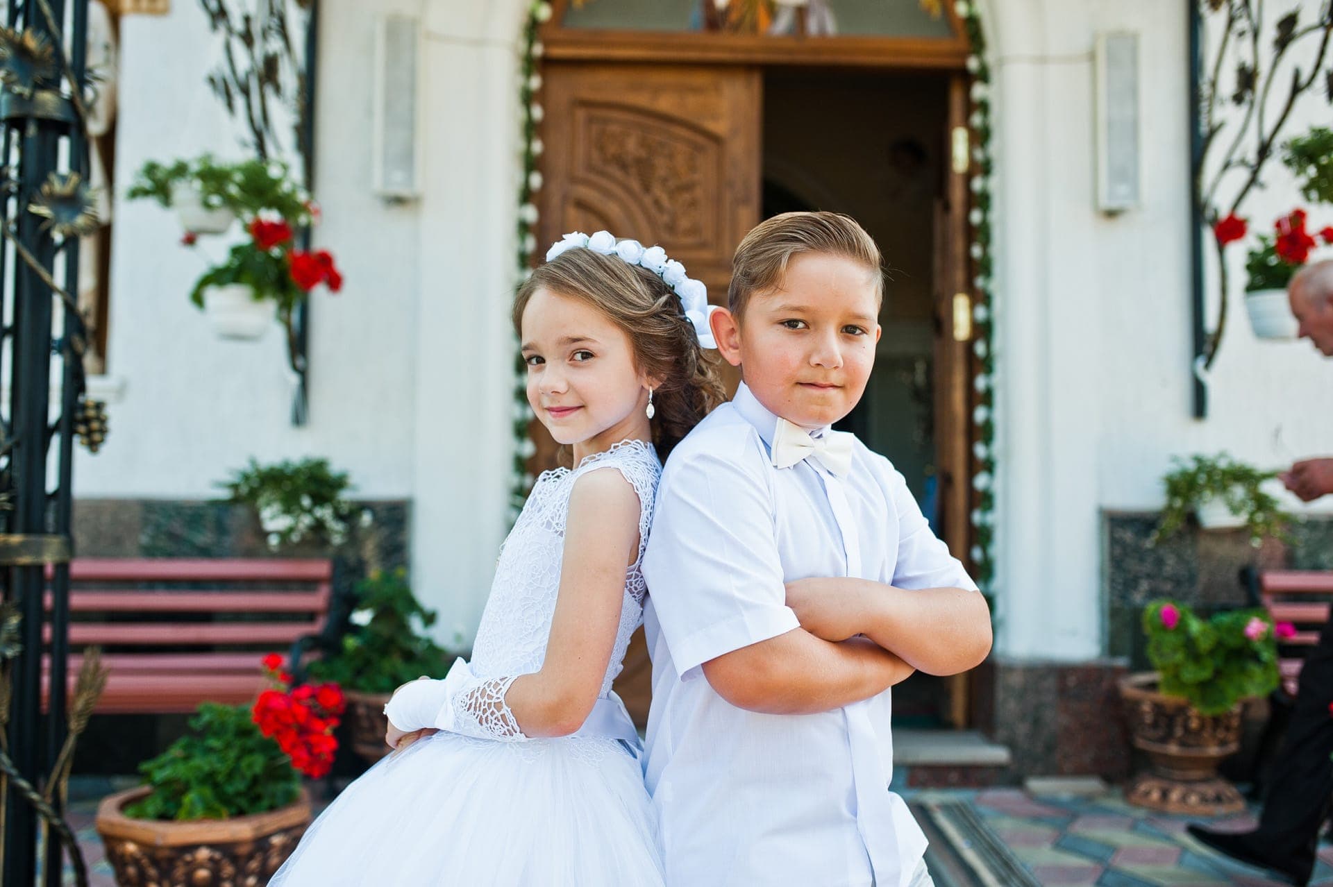 Bambino e bambina prima comunione