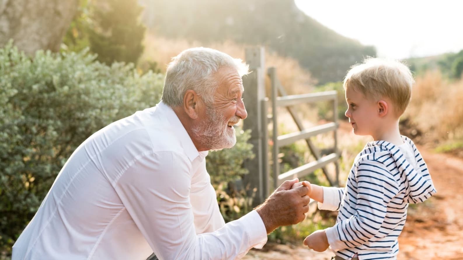 bambino con il nonno