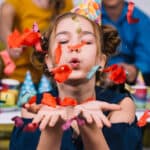 bambina ad una festa