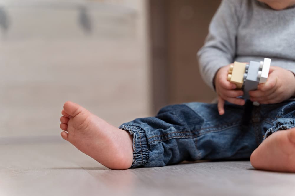 primo piano piede bambino